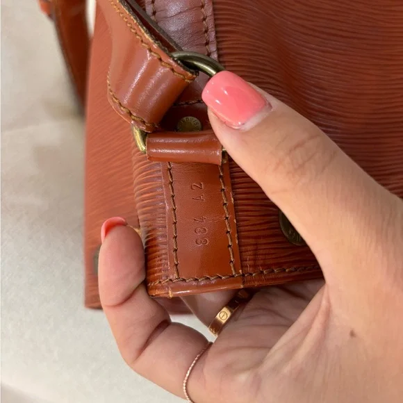 Authentic Louis Vuitton Epi petit Noe brown kenya bucket drawstring - Picture 10 of 15